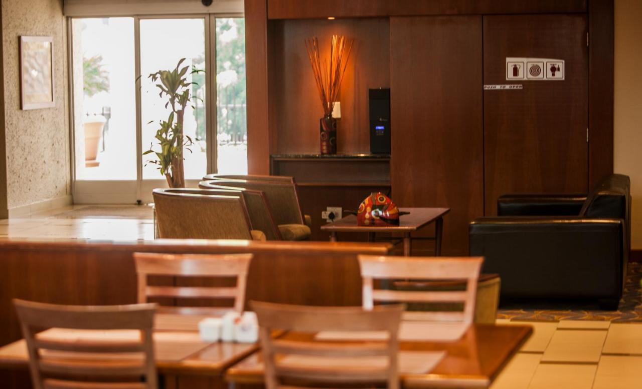 Stayeasy Pretoria-Noord エクステリア 写真